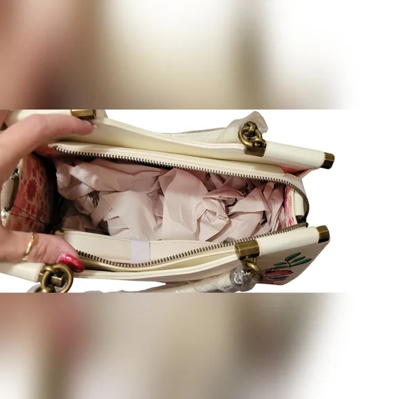 Disney Alice in Wonderland Loungefly white handbag - Picture 5 of 7